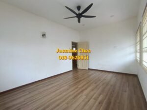 Solok Birch Semi-D For Sale | Freehold — property photo