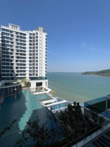 Queens Residences Q1 For Sale | Fully Renovated & Fully Furnished — property photo